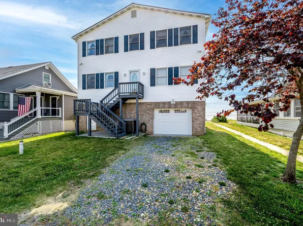 2823 Beach Dr, Huntingtown, MD 20639