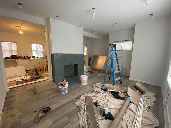 2nd image of 2-251 S 2nd Ave #2