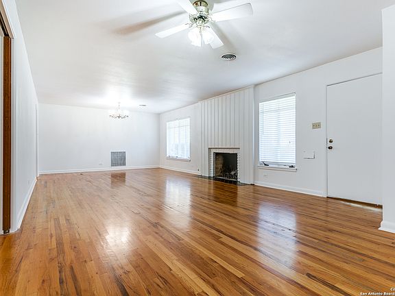 4th image of 1016 CANTERBURY HILL ST