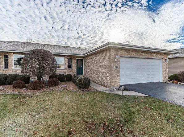 819 Blue Jay Way, Dyer, IN 46311