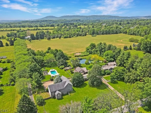 21 Bissell Road, Tewksbury Twp., NJ 08833