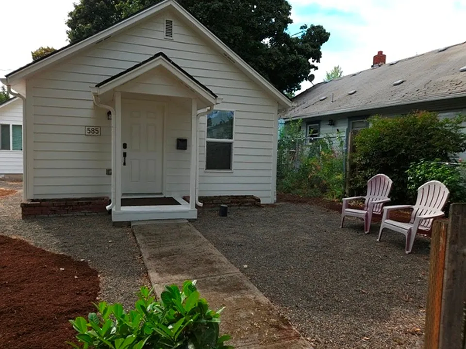 585 Richmond Ave SE
