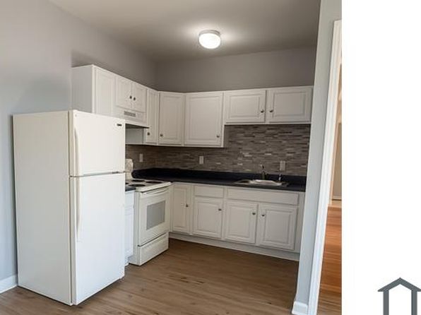 1057 E Main St #1