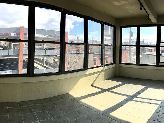 Sunroom (off of bedroom 2)