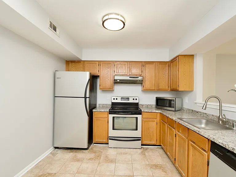 7517 Belle Grae Dr — Photo 15
