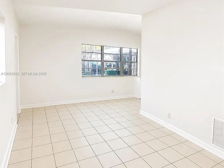 821 SW 2nd St — Photo 13