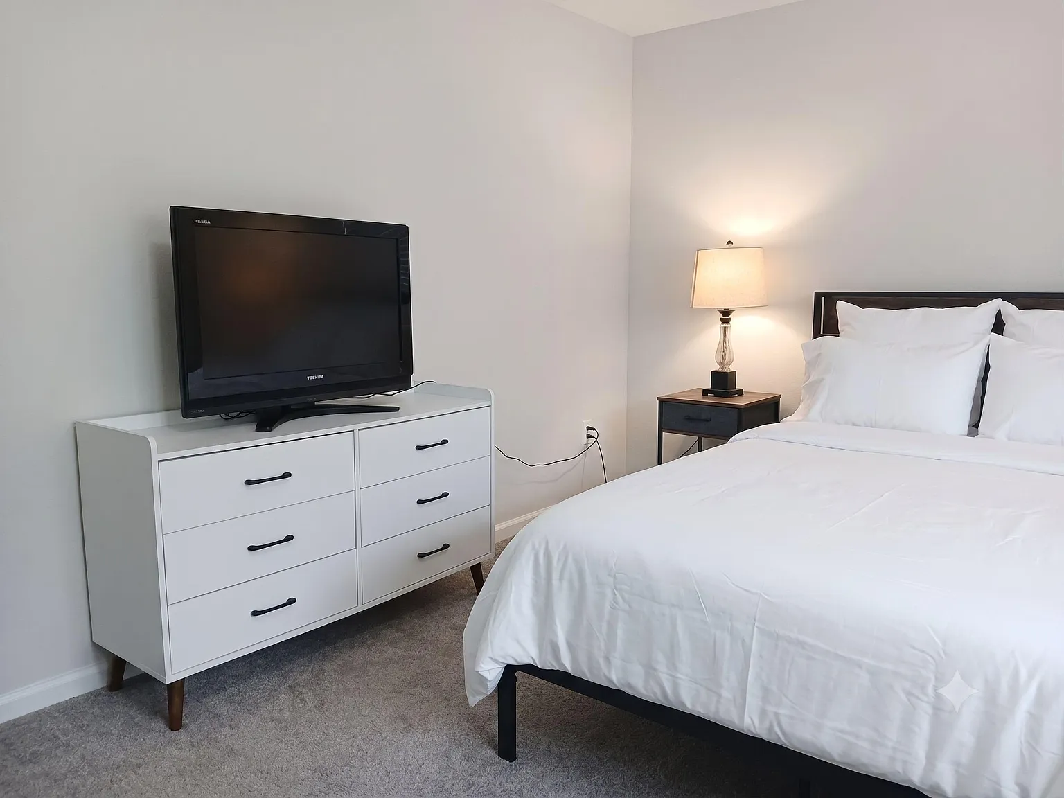 4 bed, 2.0 bath, 1870 sqft, $1,083 — Photo 3