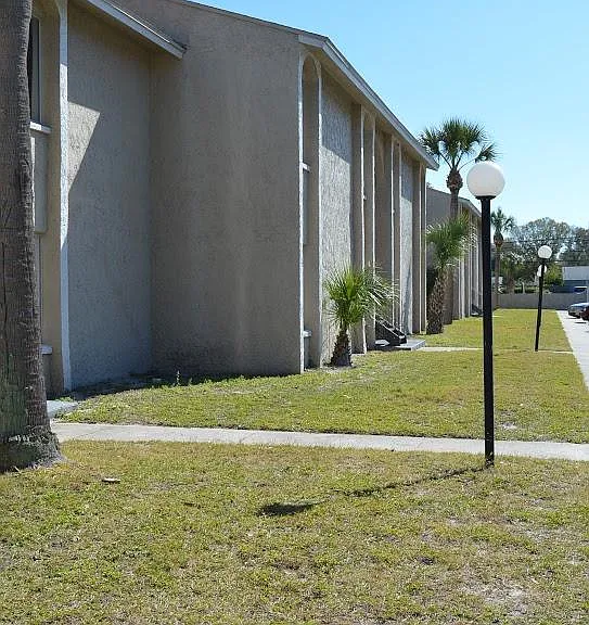 Beltrees Plaza Apartments — Photo 11