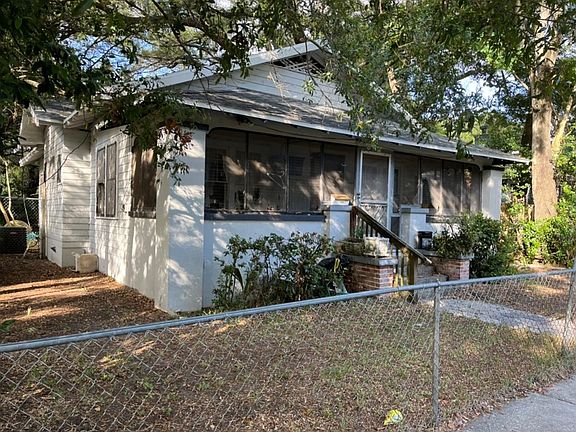 3rd image of 2225 23rd Ave S