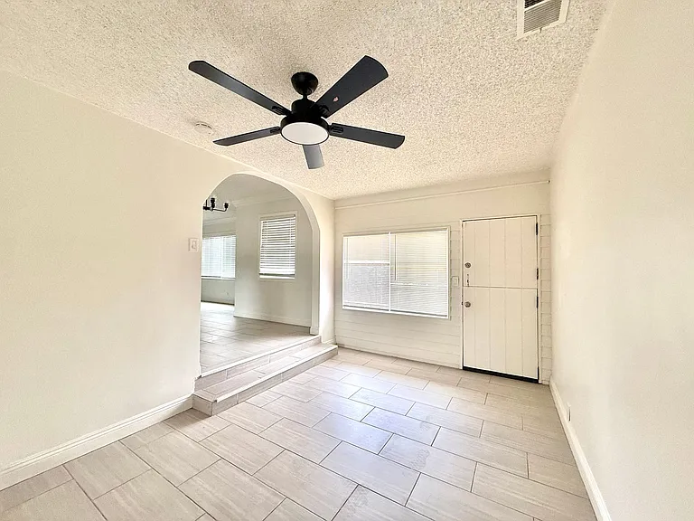9666 Laurel Ave — Photo 7