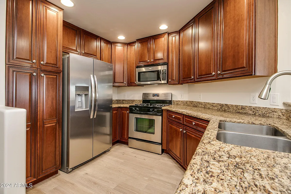 Building Photo - 5450 E Deer Valley Dr #3012