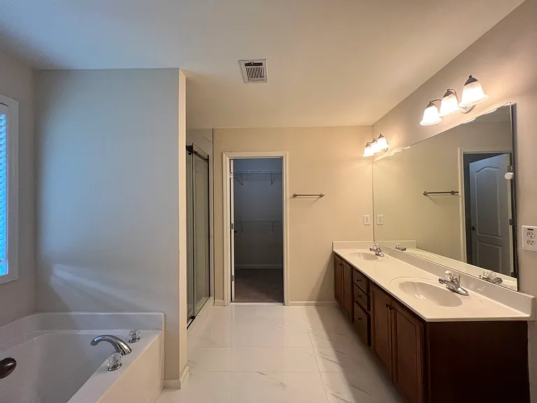 2632 Sedgeview Ln — Photo 16