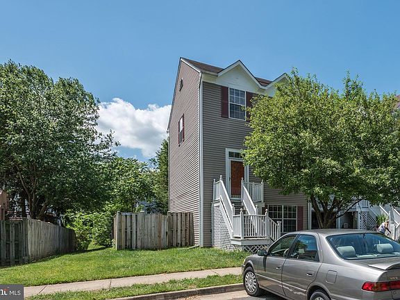 2nd image of 515 Blacksburg Ter NE