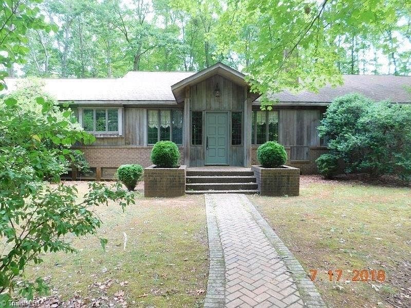2nd image of 205 Chadwick Dr