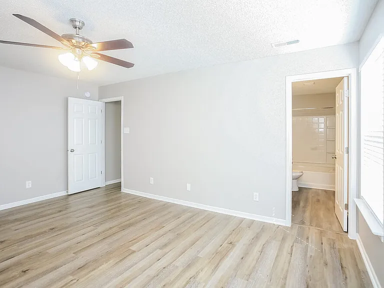6330 Alonzo Dr — Photo 9