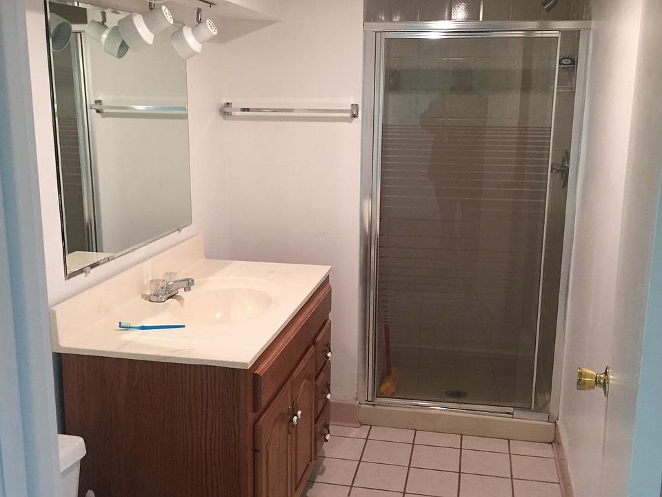 Downstairs bathroom 