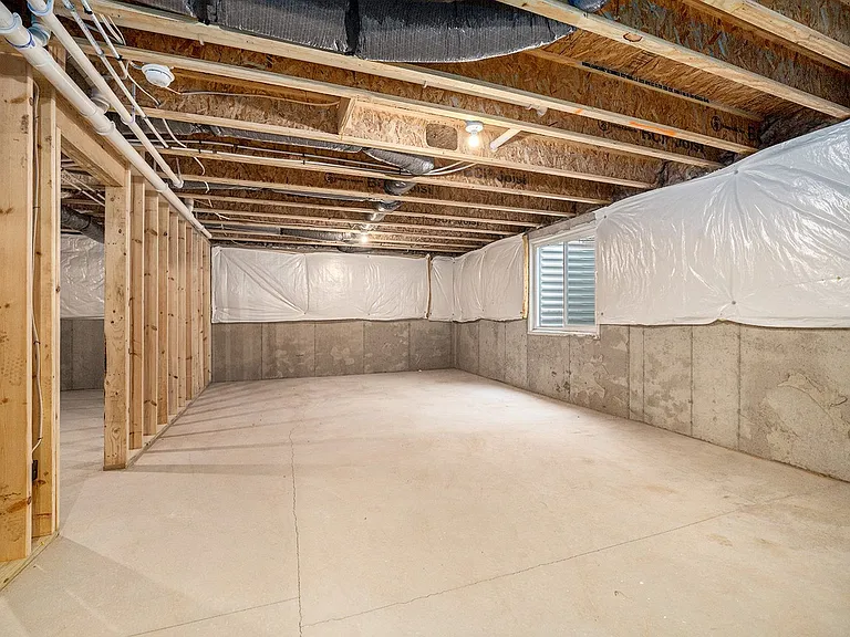 1610 Autumn Ridge Ln — Photo 22