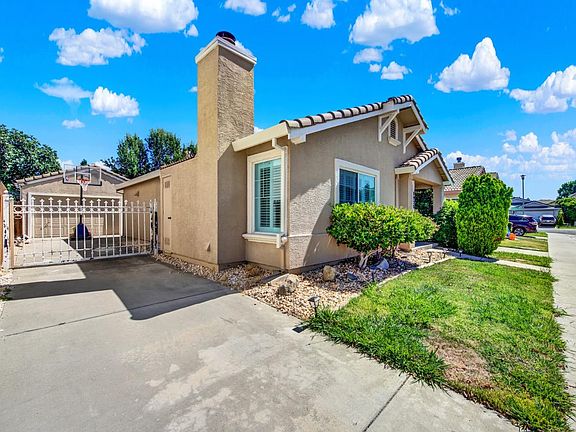 3rd image of 8928 Cypress View Way