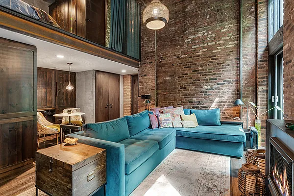 Rented by Coldwell Banker Warburg | media 16