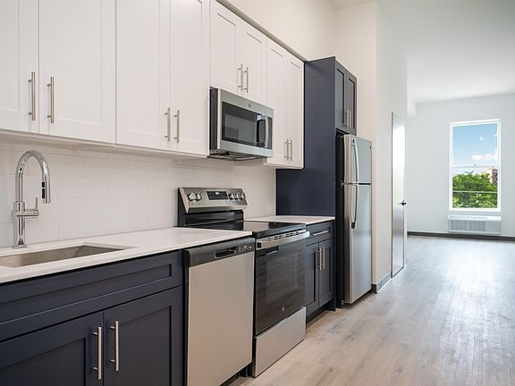 2nd image of 857 Bergen Ave #305