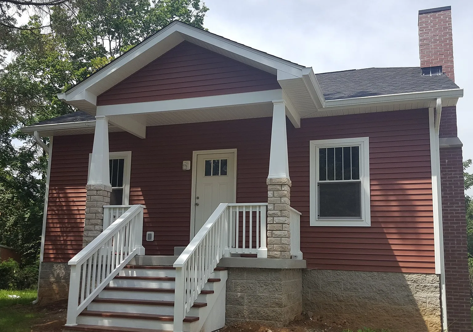 1201 N Lincoln St — Photo 1