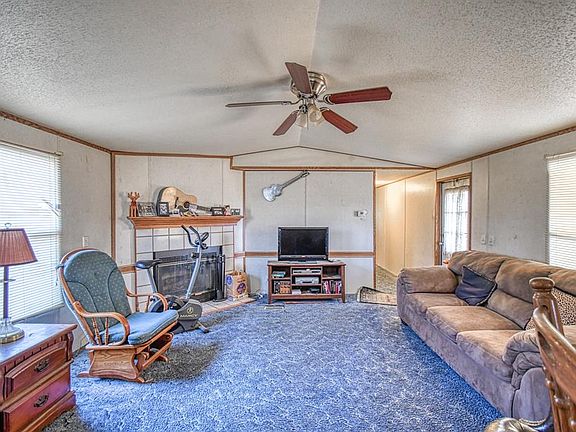 3rd image of 18025 Chapel Ln