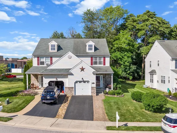 54 Steeplechase Cir, Aston, PA 19014