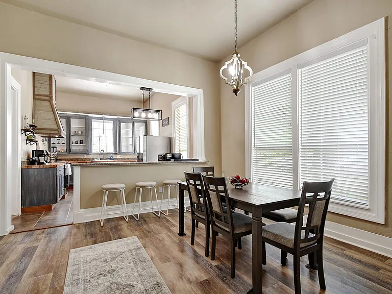 1246 Waverly Ave #101 — Photo 8