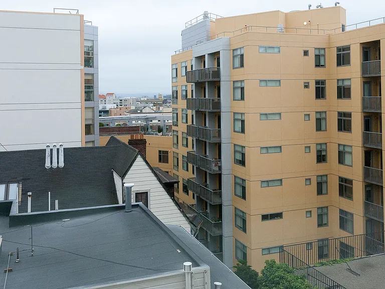 50 Laguna — Photo 4