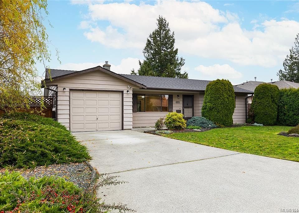 1st image of 693 Wedgewood Cres