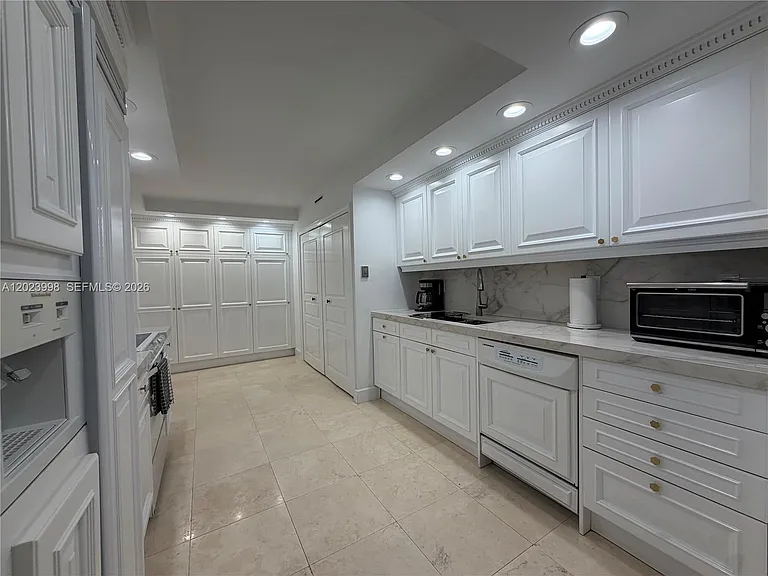 1111 Crandon Blvd #B1105 — Photo 13