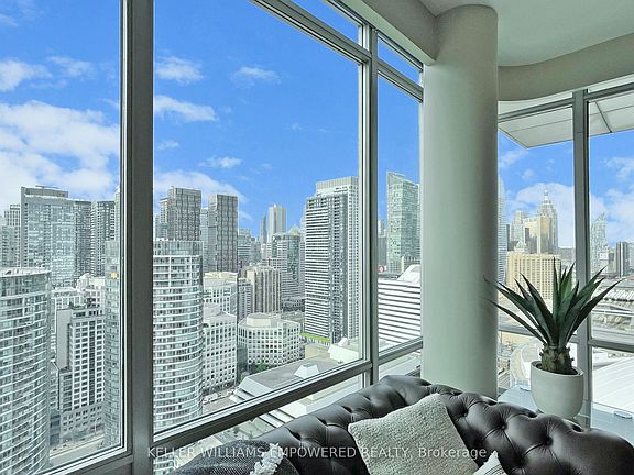 5th image of 81 Navy Wharf Ct #3905