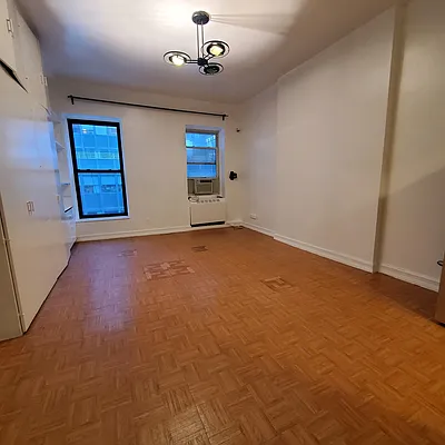 Rented by RSNY Realty | media 2