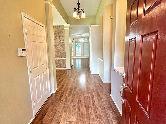 3rd image of 4802 Lake Catherine Ct