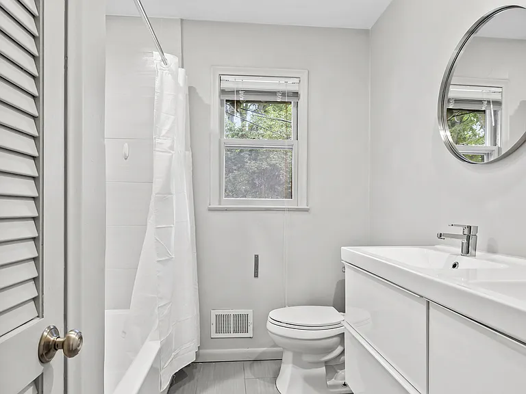 3612 S 105th St — Photo 37