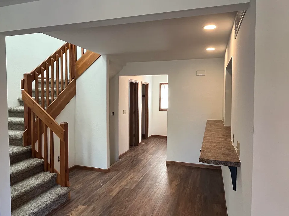 407 Foxfire Dr