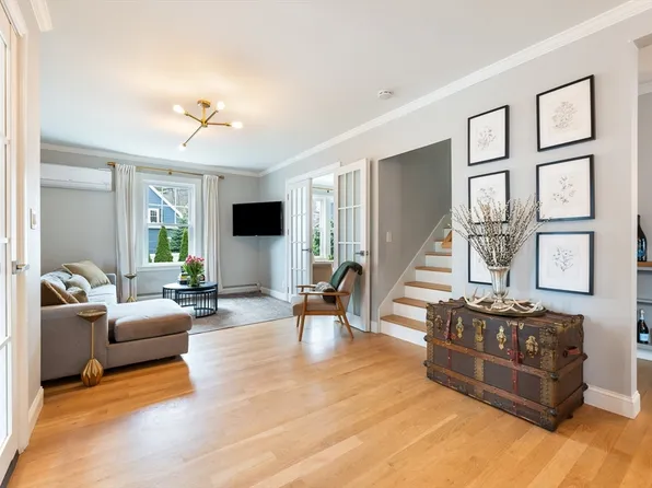 8 Horton St, Saugus, MA 01906