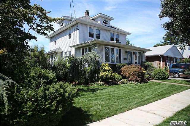 1st image of 119 Eleven St