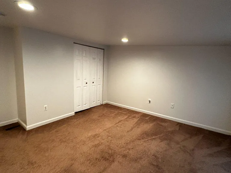 1527 W 36th St #2 — Photo 21