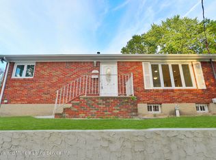 5380 Amboy Rd, Staten Island, NY 10312