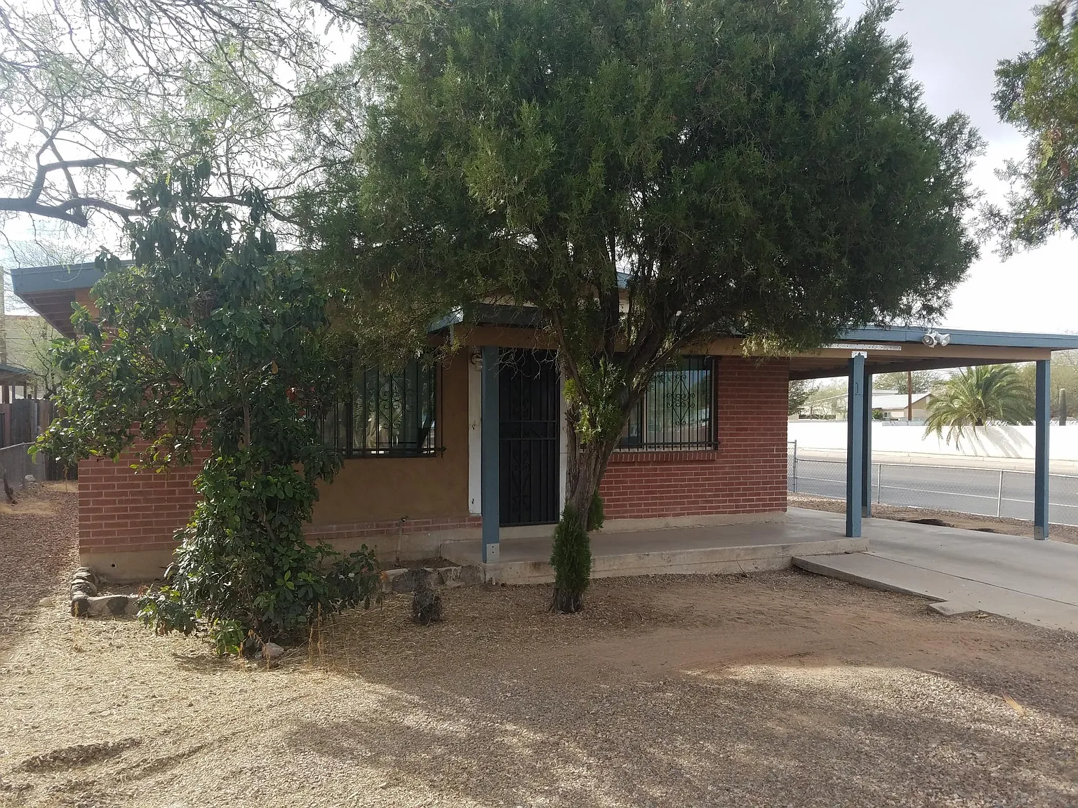 4 bed, 1400 sqft, $2,360 — Photo 1