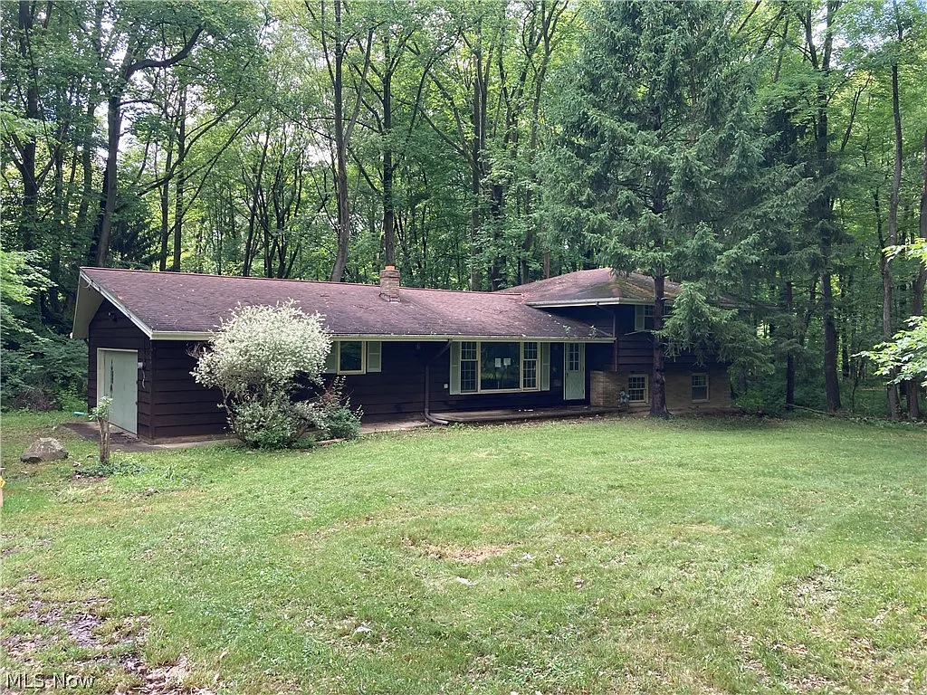 7050 Hickory Dr photo 1