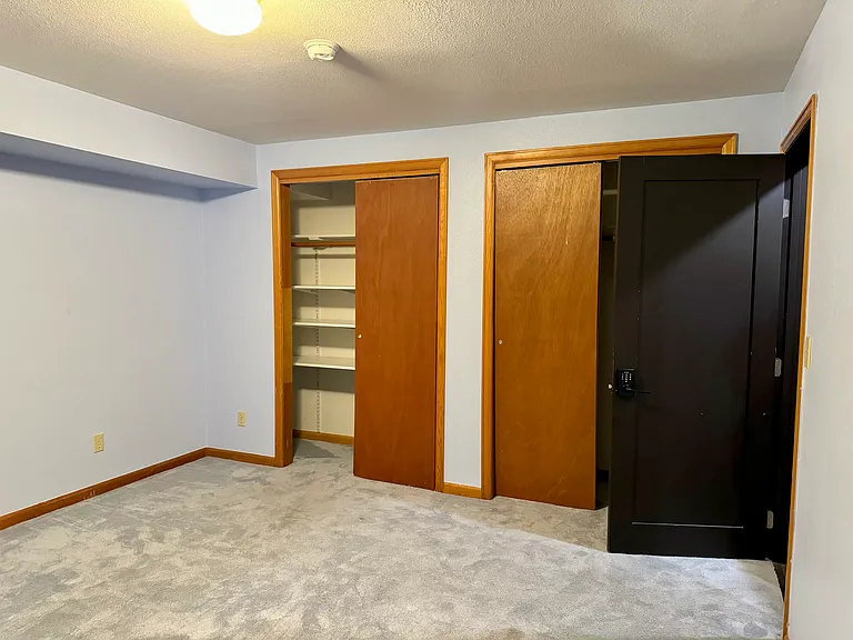 433 Porphyry Rd — Photo 3