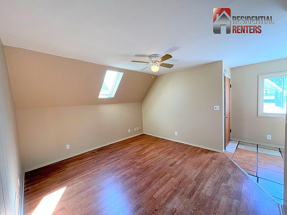 5th image of 3033 N Oakland Ave