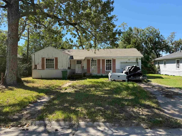 203 Lakeside Dr, Orange, TX 77630