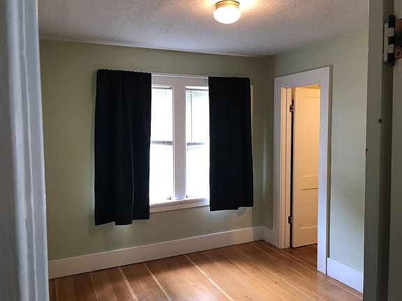 3rd image of 340 Olive St S