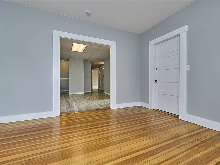 41 Salem St #2L — Photo 11