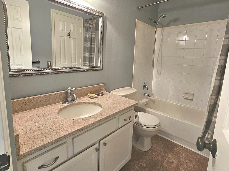 6552 Old Carriage Ln — Photo 23
