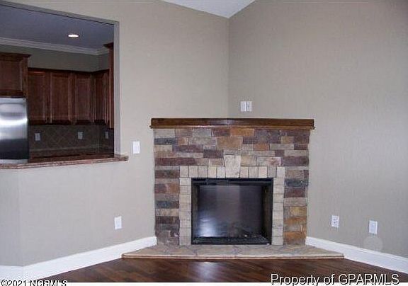 4th image of 2004 A Leighton Dr