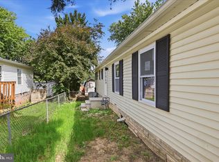 12021 Heather Dr, Hagerstown, MD 21740